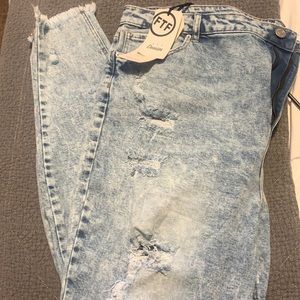 NWT Fashion to Figure Skinny Jeans